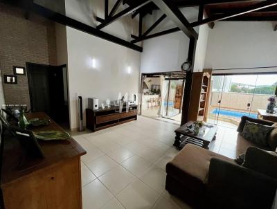 Casa para Venda, em Joinville, bairro Sagua�u, 3 dormit�rios, 3 banheiros, 2 su�tes, 4 vagas